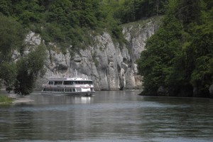 Schifffahrt von Kelheim durch den Donaudurchbruch zum Kloster Weltenburg